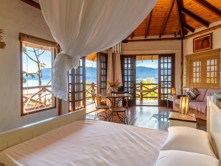 Bangalô Tiê-Sangue - banheira privativa